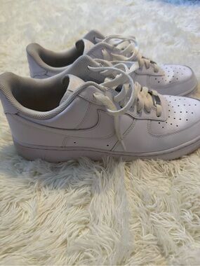 Men’s size 12 Nike Air Force 1 Low-Top Sneakers in White